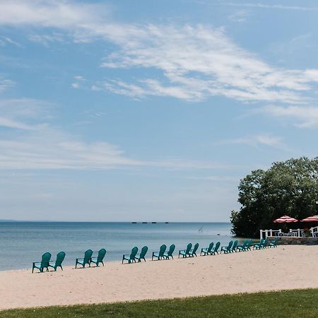 Breakers Resort - Lakeside Saint Ignace Exteriér fotografie